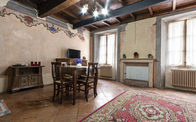 Canossa Apartment