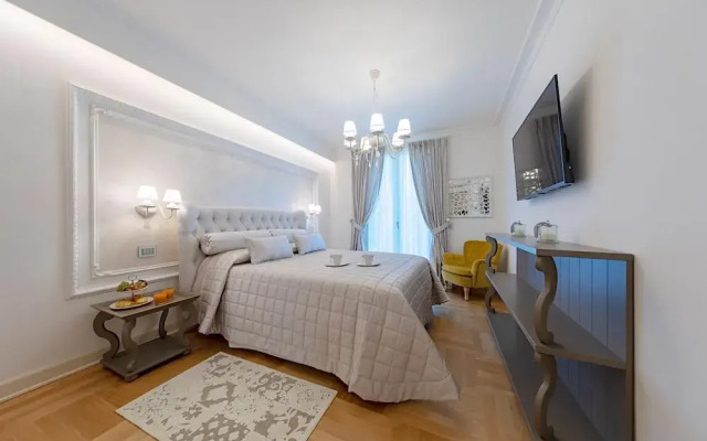 Luxury Lakefront Catullo A1 by Wonderful Italy
