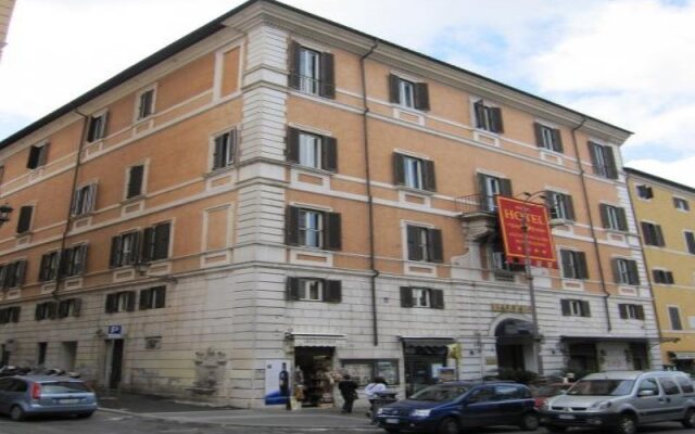 Relais Hotel Antico Palazzo Rospigliosi вид на фасад