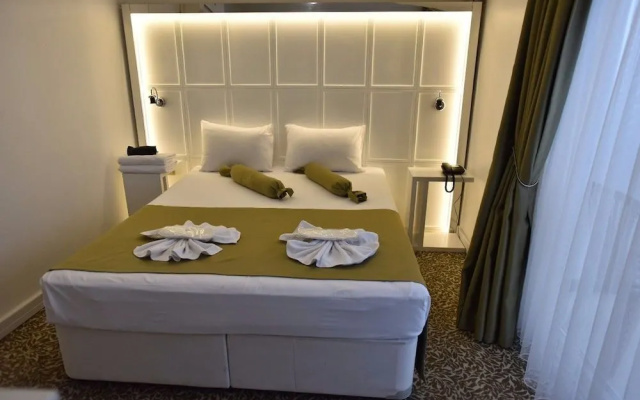 Safari Hotel
