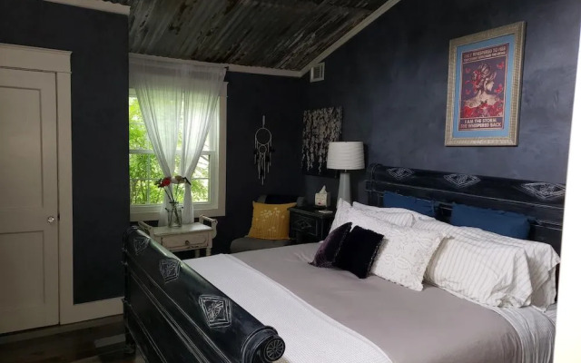 Cedar Oaks Inn LLC