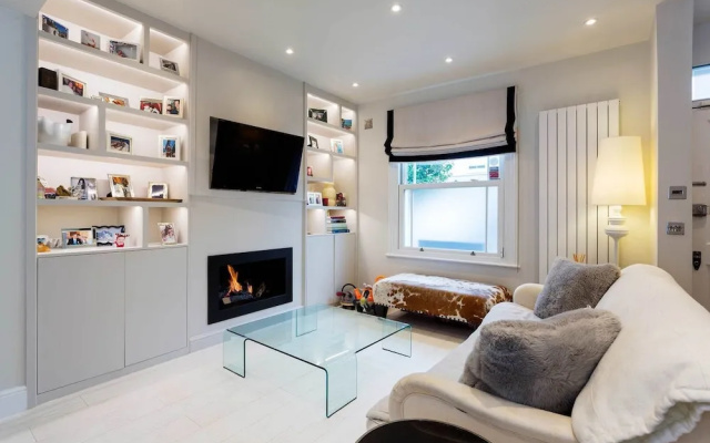 Clean Lines In Parsons Green