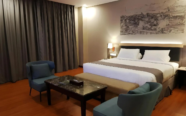 Pyramid Suites