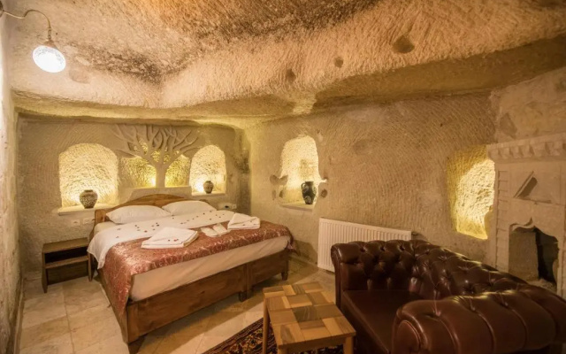 Charming Cave Hotel