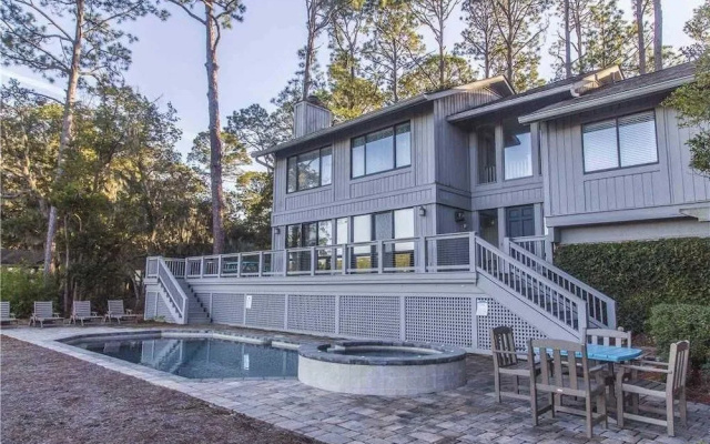 Wren Drive 18 by RedAwning