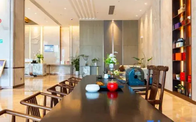 Jiutian Hongfei New Century Hotel