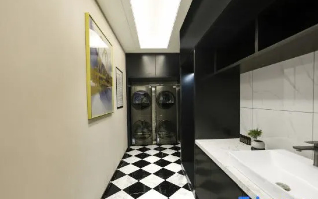 Yanji Baihuo Dalou Xishichang XANA Deluxe Hotel