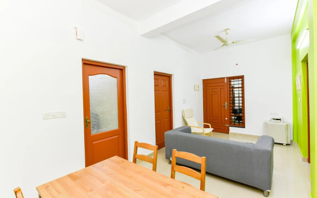 OYO 78059 Sam Apartment