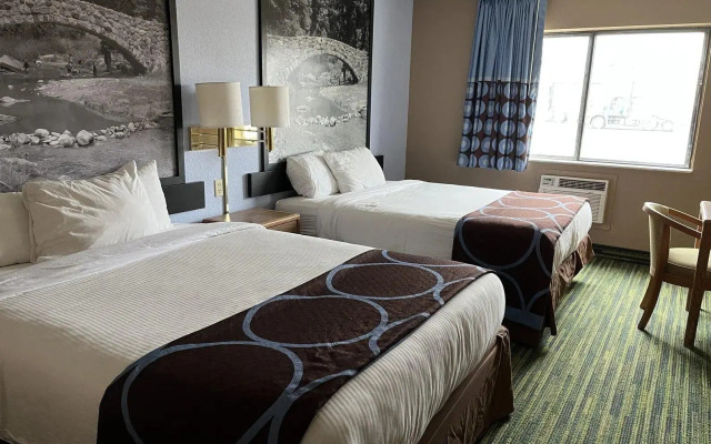 Boarders Inn & Suites by Cobblestone Hotels - Waterloo/Cedar Falls