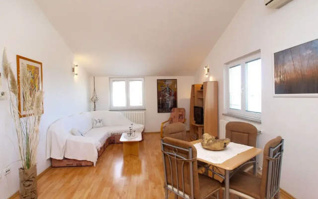 Apartment 440