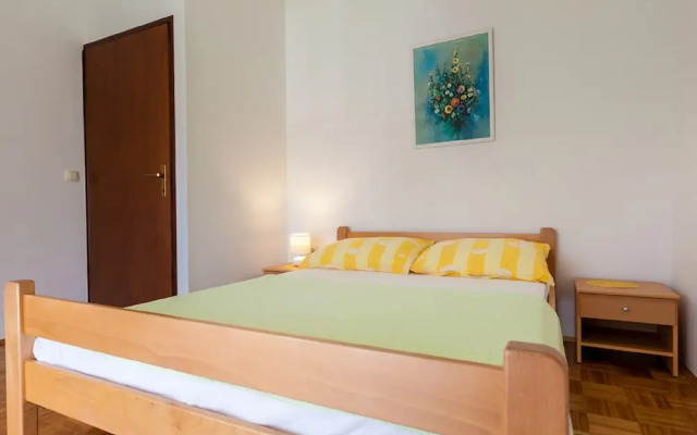 Balmy Apartment in Malinska Near Sea