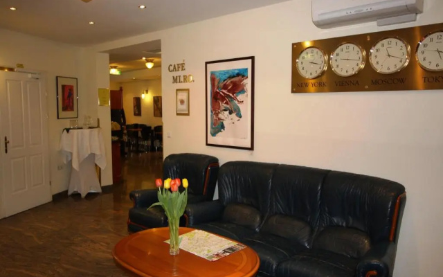 SUITE HOTEL 900m ZUR OPER