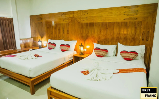 First & Frang Hotel