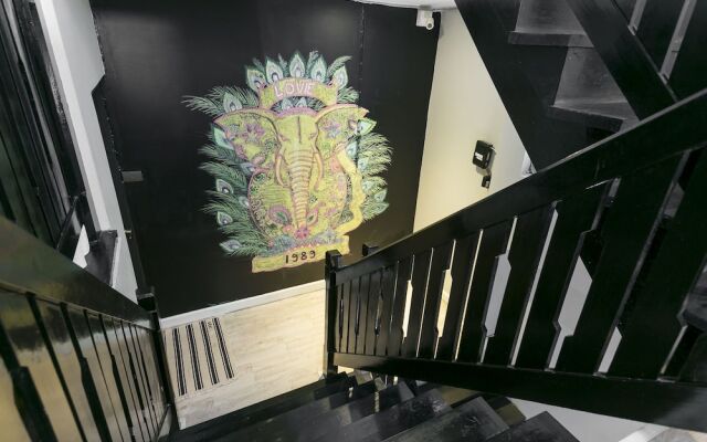 Отель 1989 Hostel & Cafe Таиланд, Бангкок - отзывы, цены и фото номеров - забронировать отель 1989 Hostel & Cafe онлайн вид на фасад