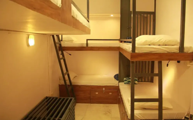 PodStop Delhi - Hostel