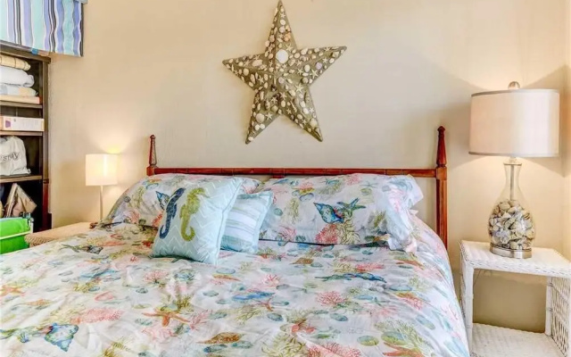 Beacher's Lodge 307 by Distinctive Beach Rentals