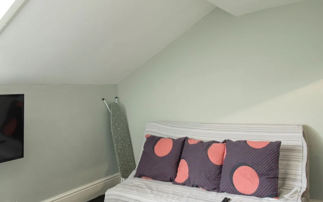 Contemporary Apartment in Manchester near Tram Station