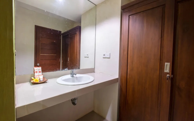 OYO 1508 Mascot Beach Hotel