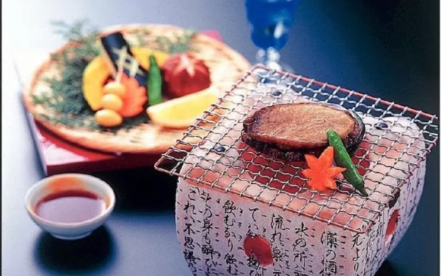 Tomata Onsen Noritake