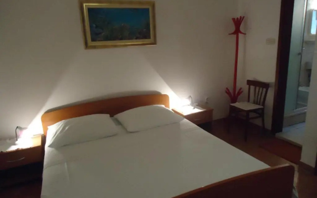 Omiš apartment on the beach