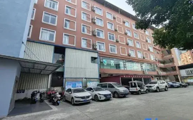 Unitour Hotel (Nanning Wuyi Interchange Subway Station)