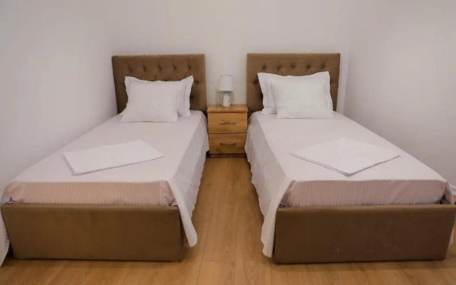 Çuçi B&B