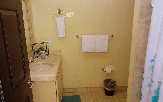 Grande 402- 1 Br Condo