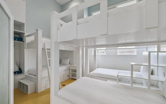 30A Beach House - The Flying Pig