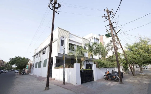 OYO 13790 Hotel Satya Regency
