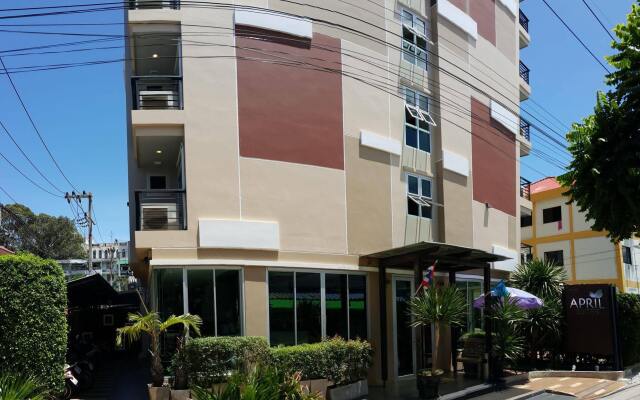 Отель April Suites Pattaya Паттайя вид на фасад