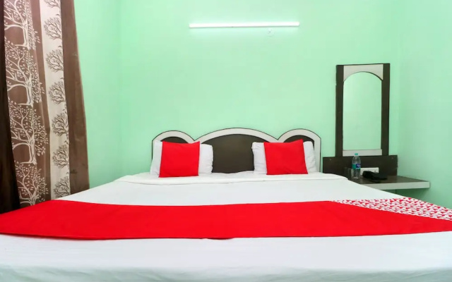 Oyo 24095 Radha Swami Guest House