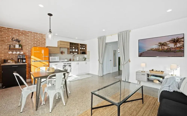 Modern Downtown Bungalow