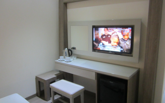 Отель Melpo Antia Hotel & Suites
