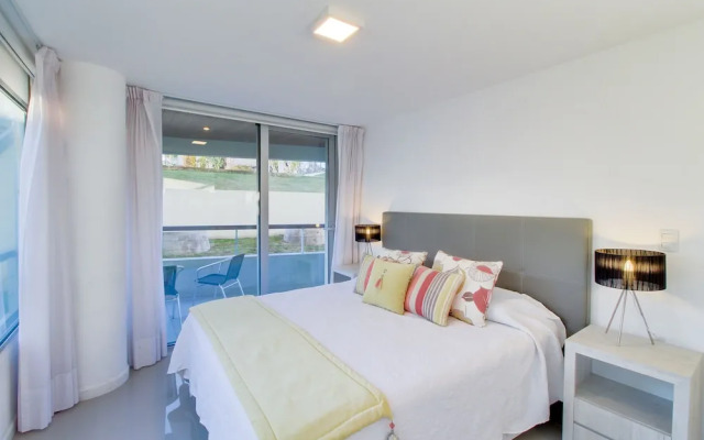 Oceana Suites Isabel Apartments