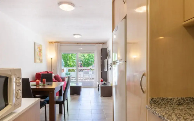 Modern Family Apartment Near Beach