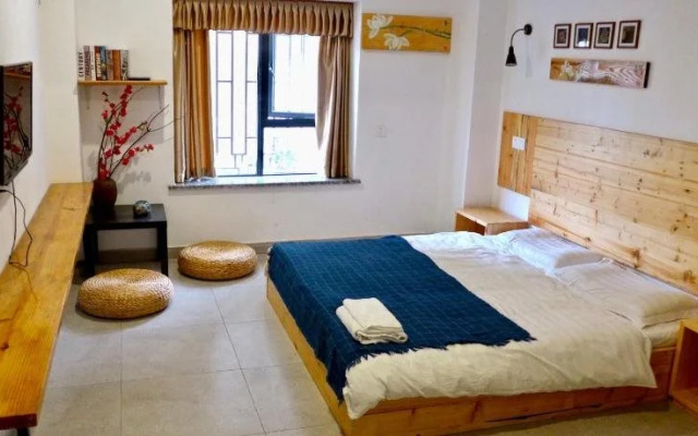 Hostel 27