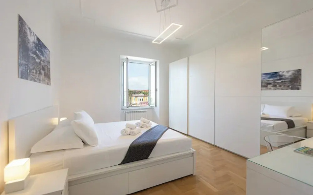Rental in Rome Colosseo Modern Apartment