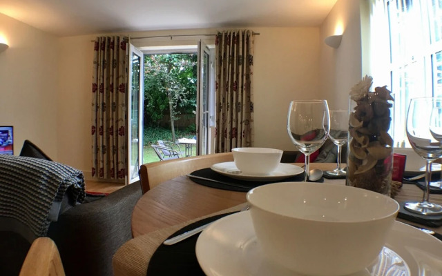 Luxurious Wessex Gate Apartment