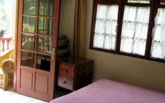 Roseau Valley Hotel