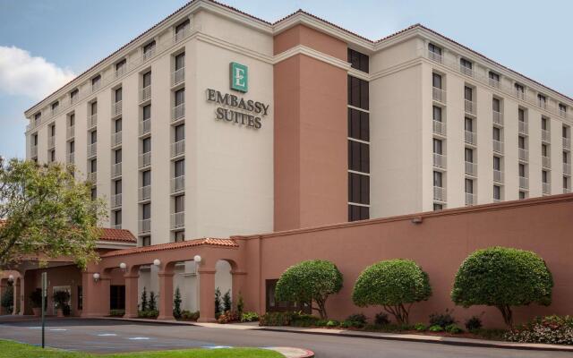 Embassy Suites Hotel Baton Rouge in Baton Rouge, United States of America from 168$, photos, reviews - zenhotels.com hotel front