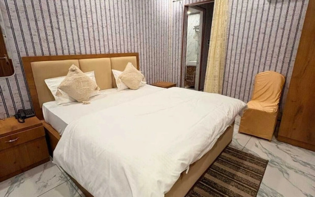 Hotel The Royal Knot