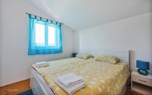 Family home with hydromassage pool & fun activities