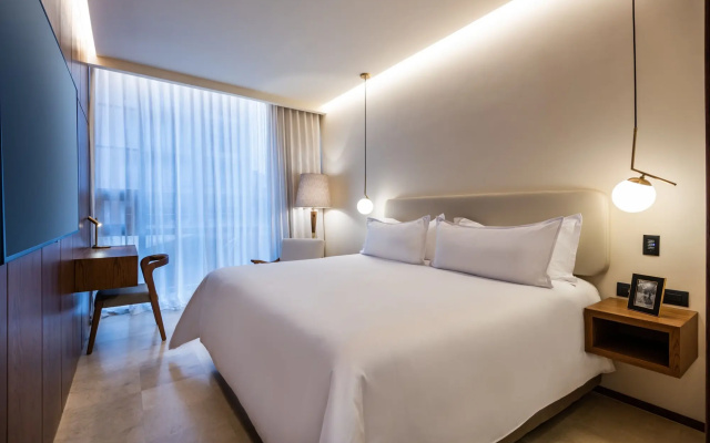 Elcielo Hotel & Restaurant