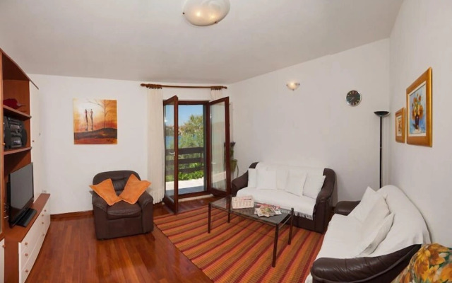 House Lucmar