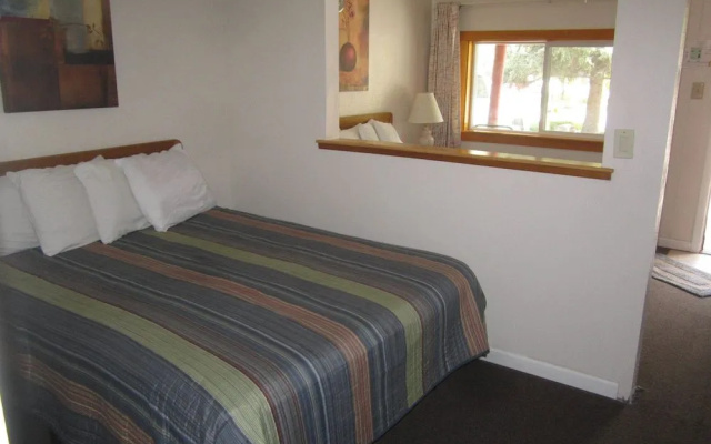 Wapiti Lodge