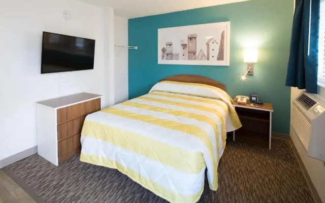 InTown Suites Extended Stay Baton Rouge