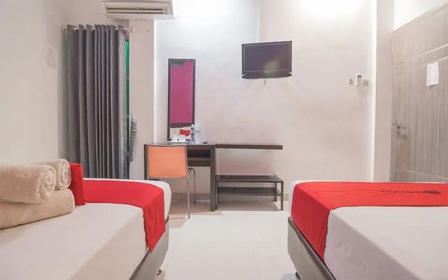 Reddoorz Plus Near Politeknik Ilmu Pelayaran Semarang