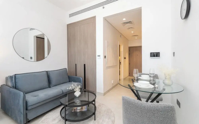 TOP Location | Work and Chill near Miracle Garden
