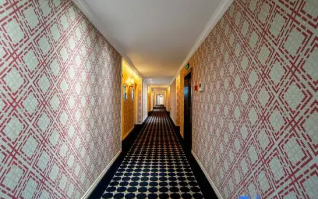 Zebra Hotel