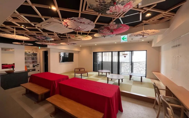HOTEL WINDS ASAKUSA Capsule Inn - Hostel